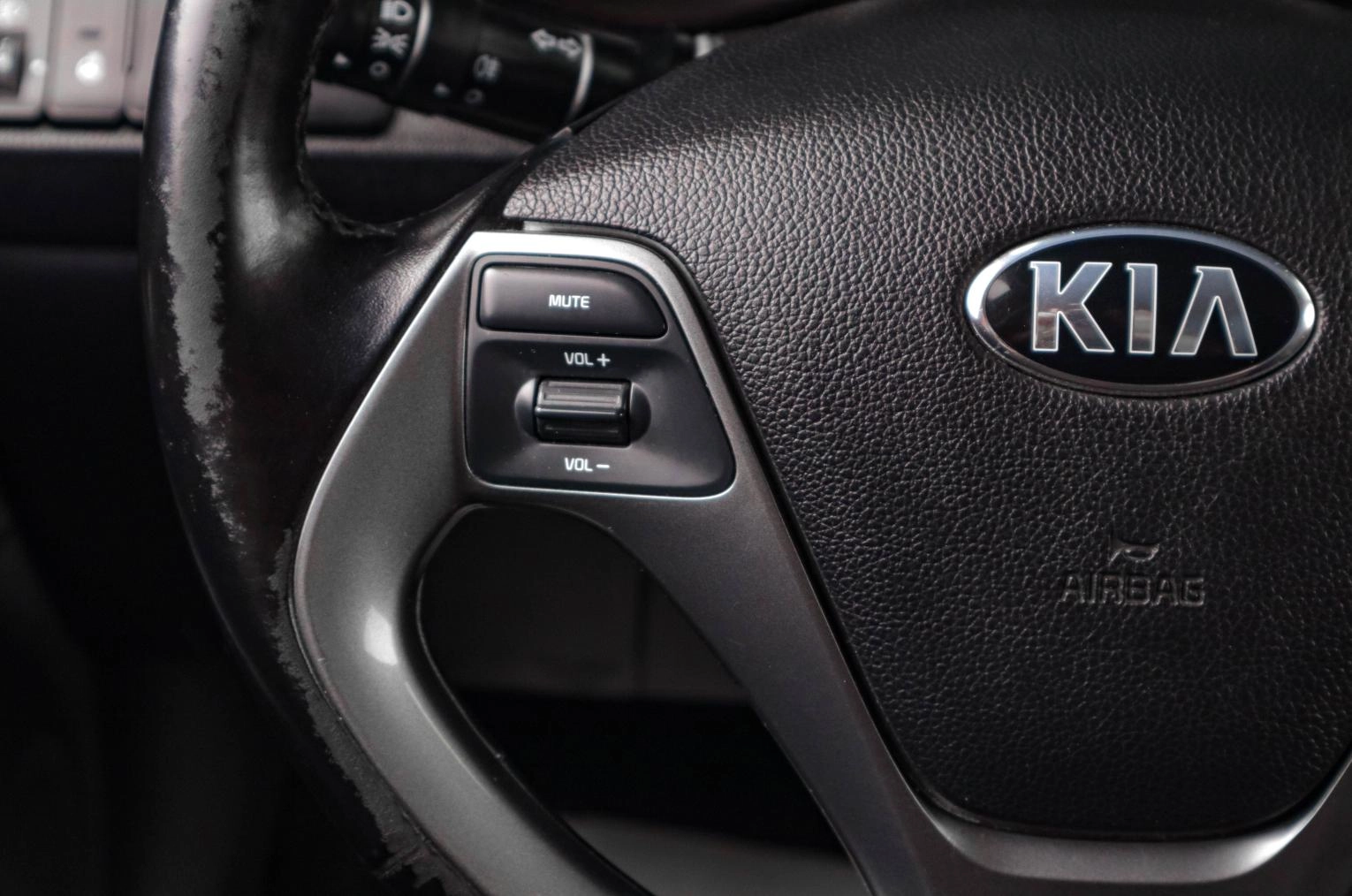 KIA Rio 15 из 19