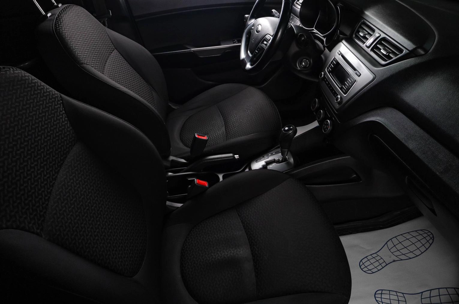 KIA Rio 10 из 19