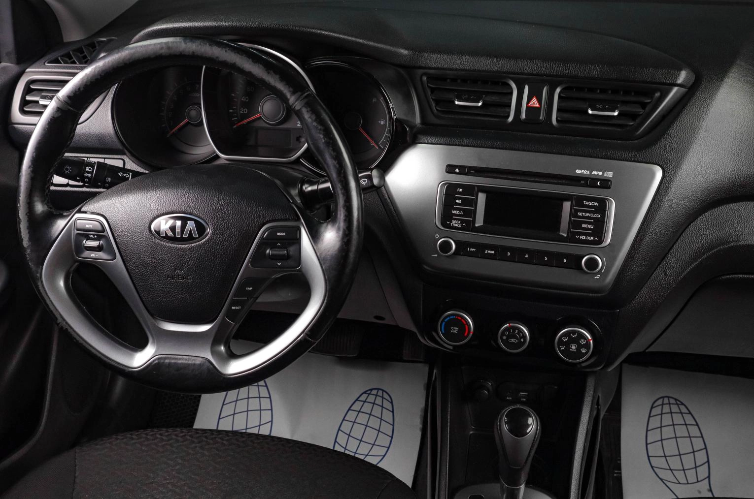 KIA Rio 11 из 19