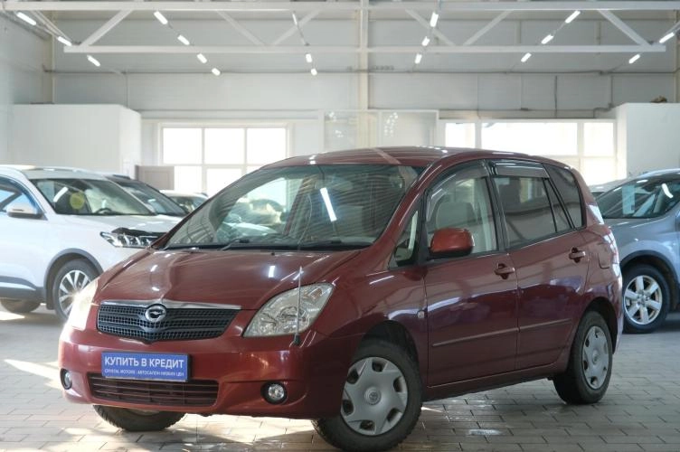 Toyota Corolla Spacio 3 из 5