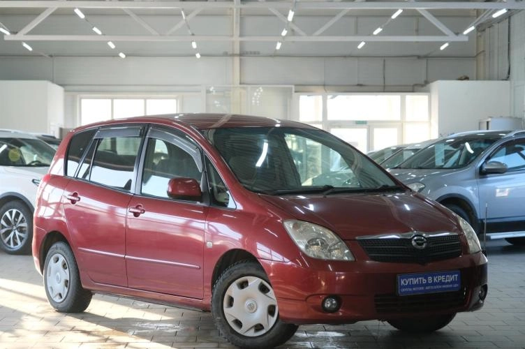 Toyota Corolla Spacio 1 из 5