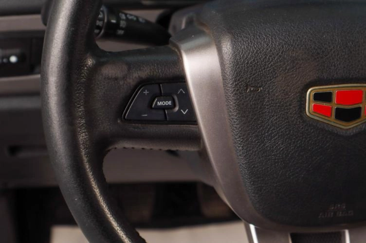 Geely Emgrand X7 10 из 17