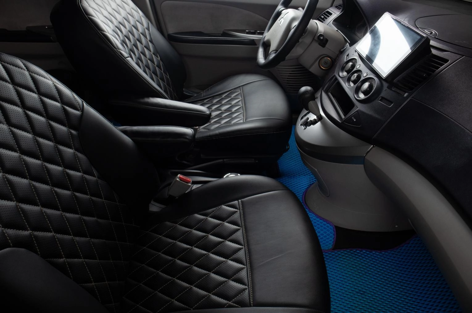 Mitsubishi Grandis 15 из 17