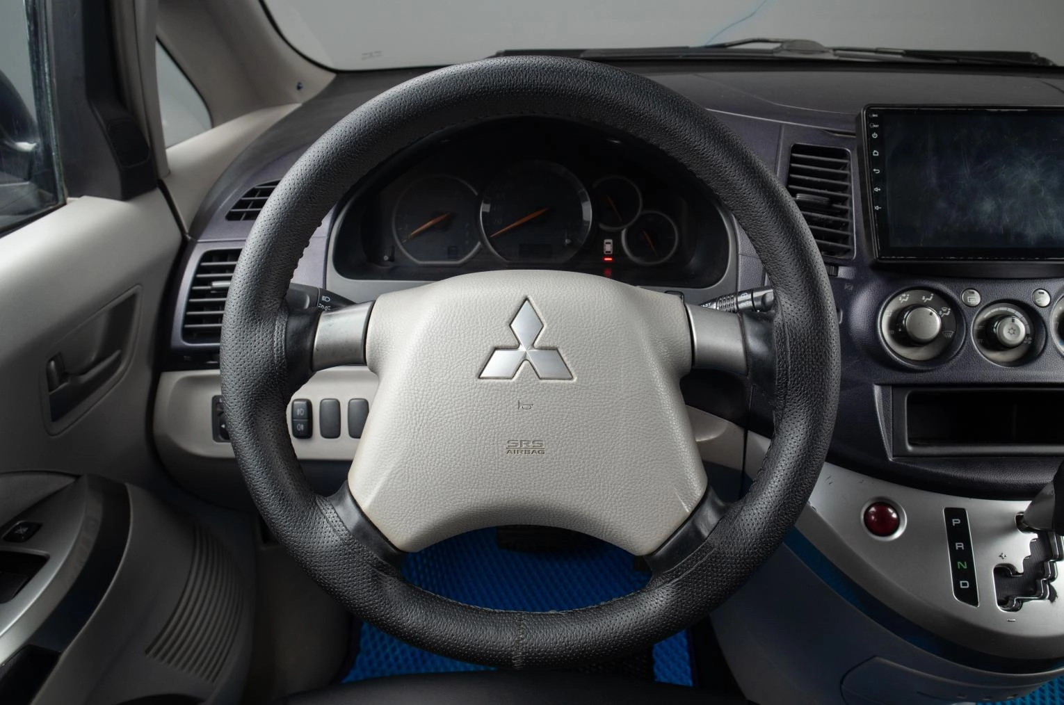 Mitsubishi Grandis 9 из 17