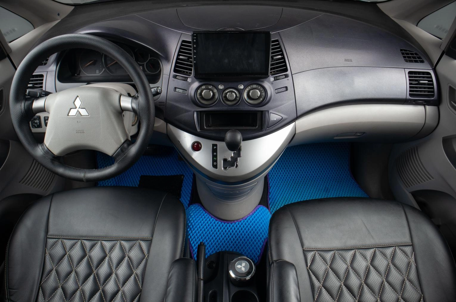 Mitsubishi Grandis 7 из 17
