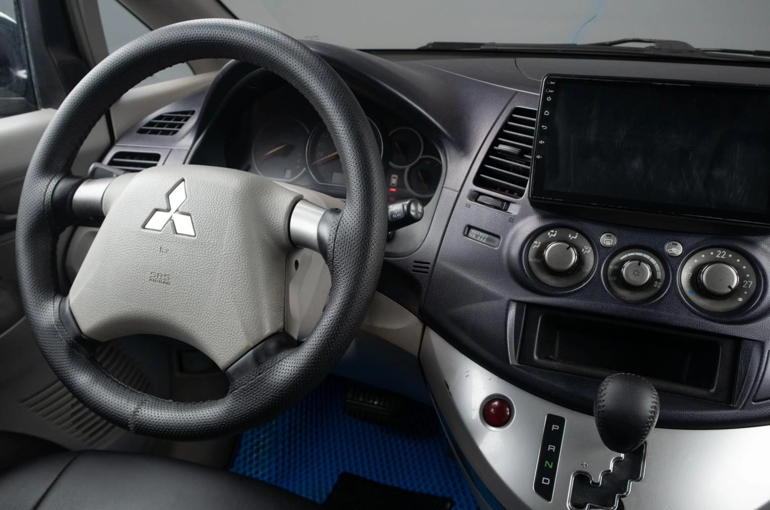 Mitsubishi Grandis 8 из 17