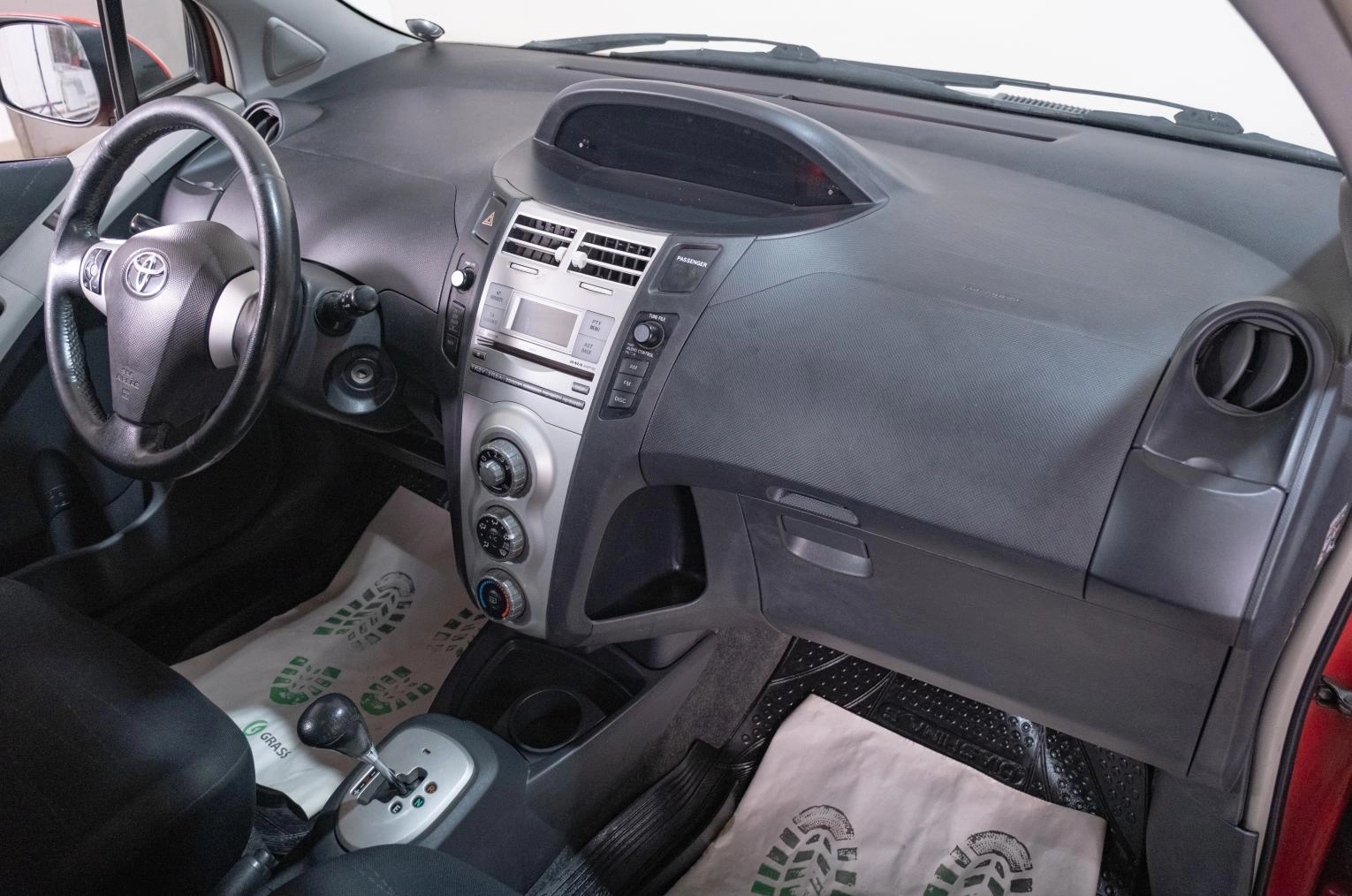 Toyota Yaris 17 из 22