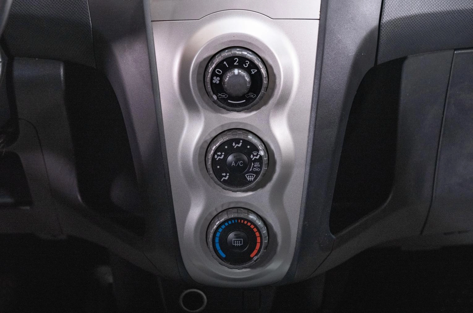 Toyota Yaris 13 из 22