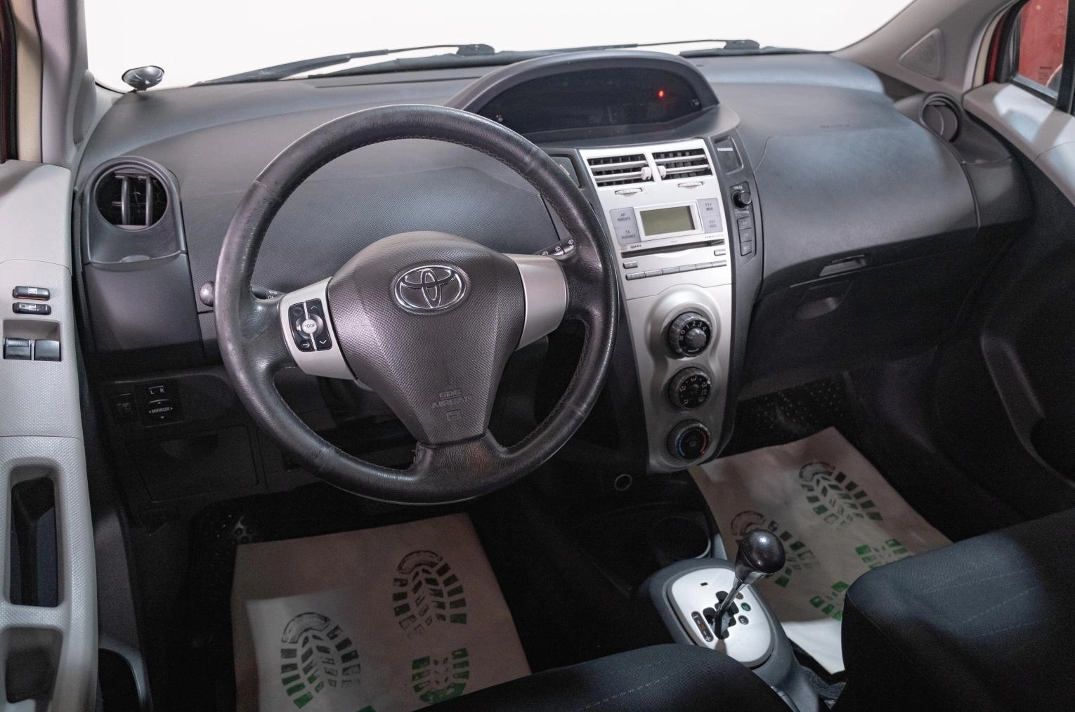 Toyota Yaris 8 из 22