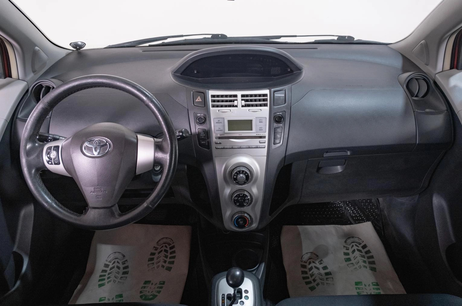 Toyota Yaris 9 из 22
