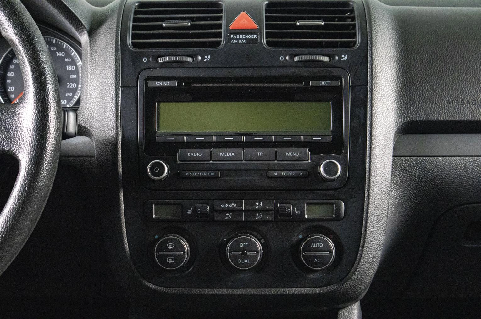 Volkswagen Jetta 13 из 16