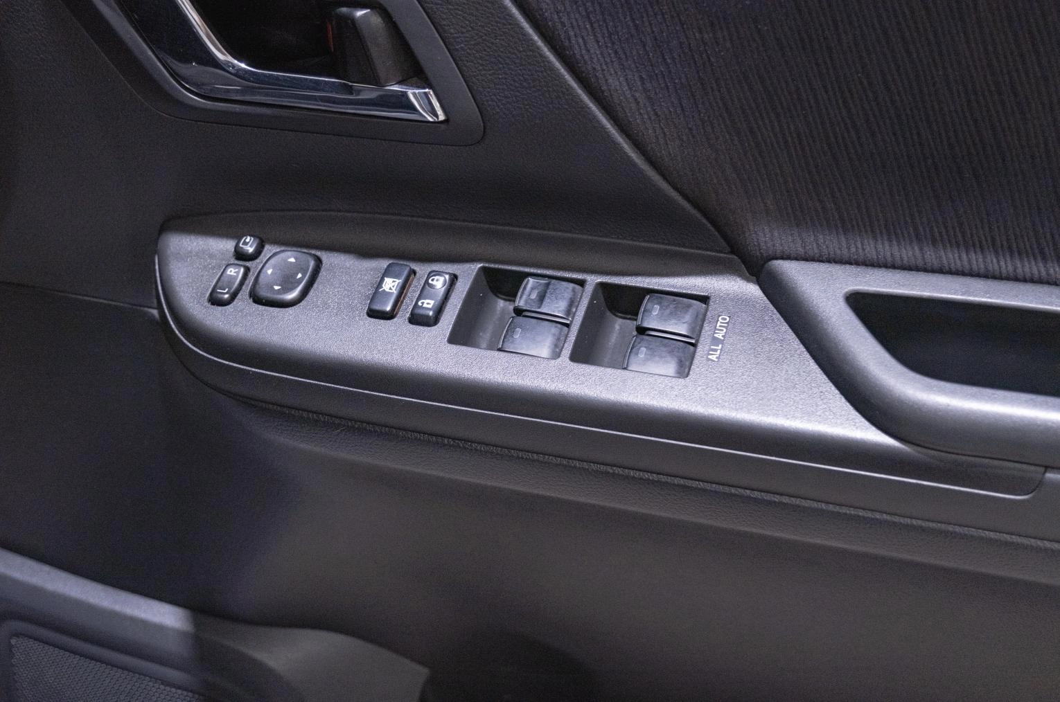 Toyota Vellfire 15 из 19
