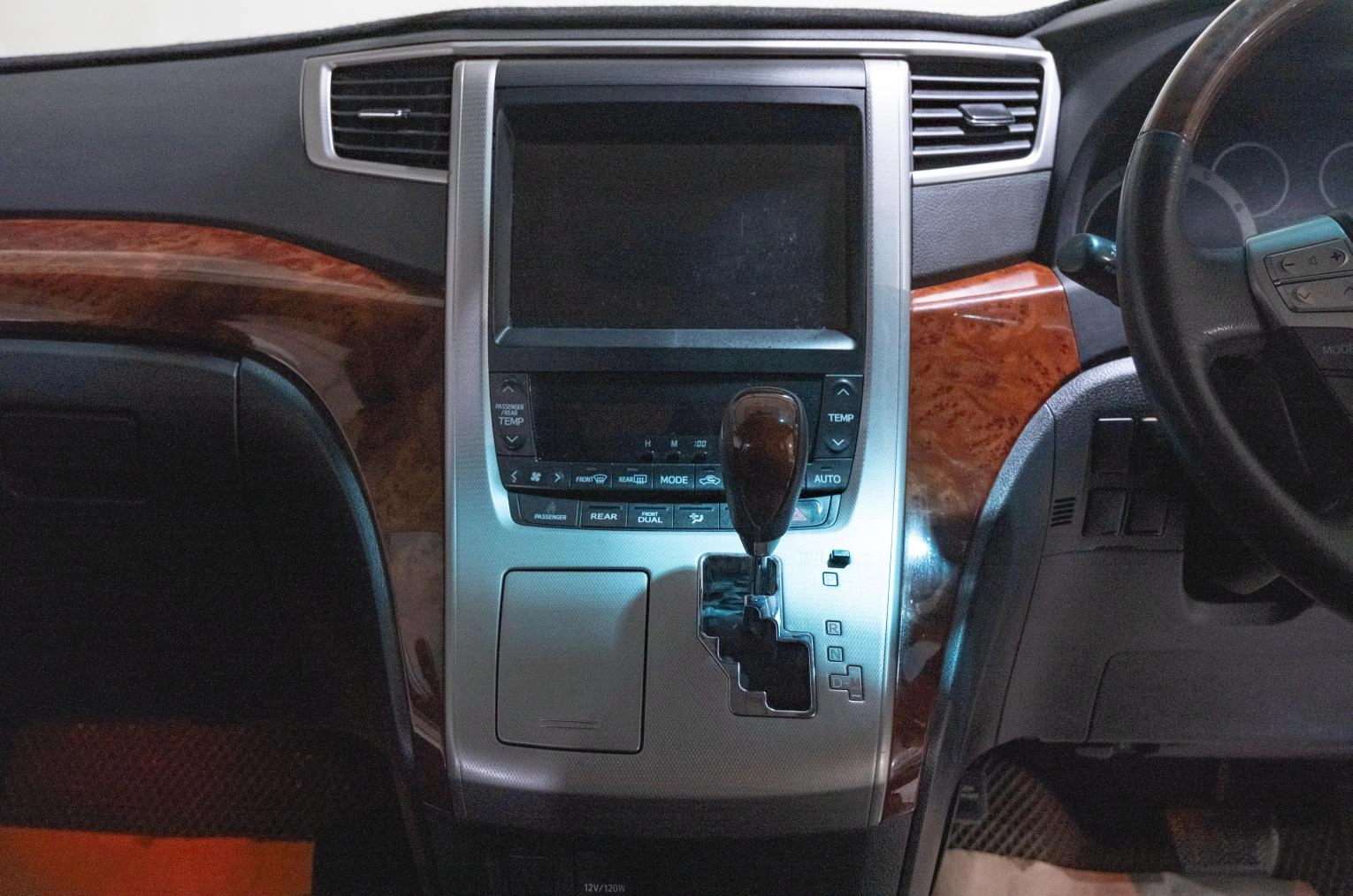 Toyota Vellfire 13 из 19