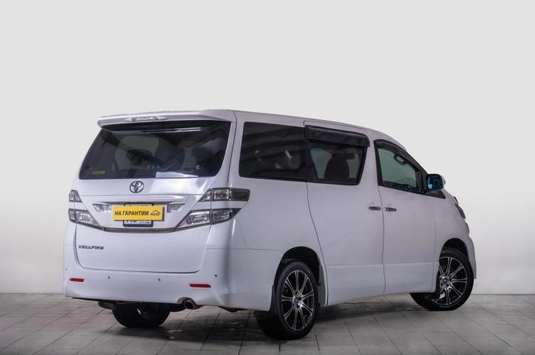 Toyota Vellfire 6 из 6