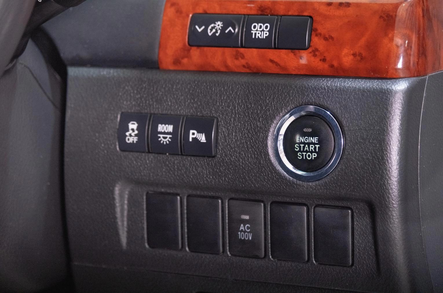 Toyota Vellfire 10 из 19