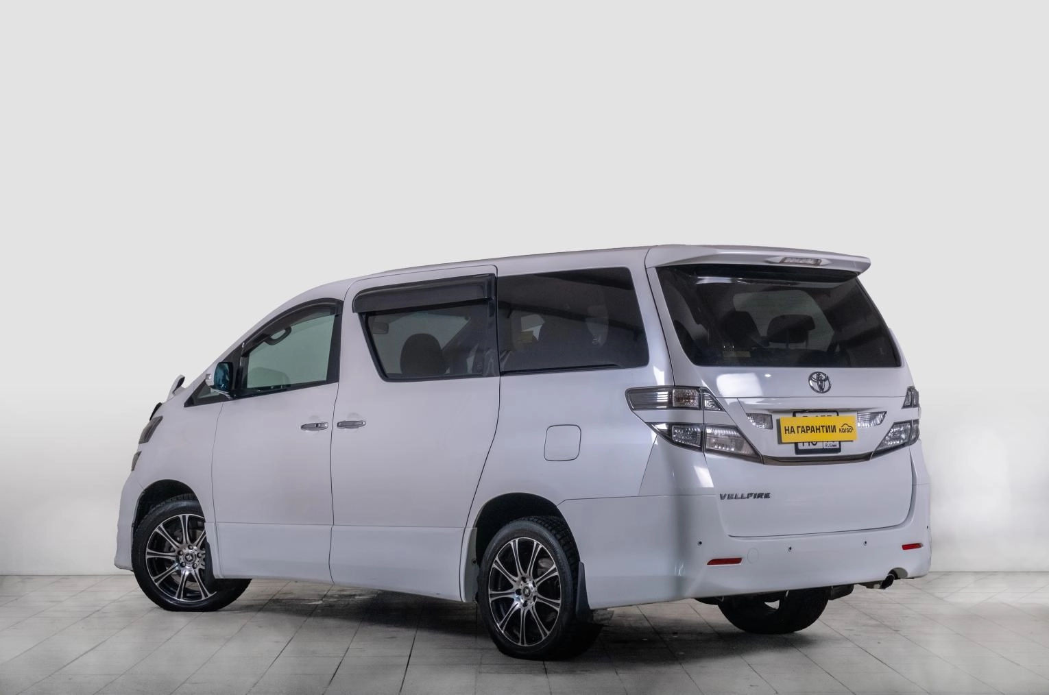 Toyota Vellfire 5 из 19