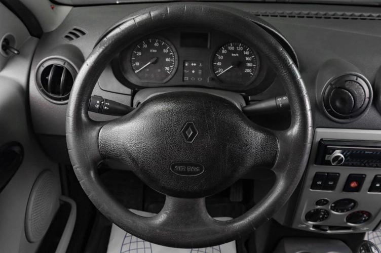 Renault Logan 14 из 17