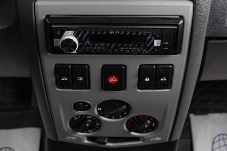 Renault Logan 15 из 17