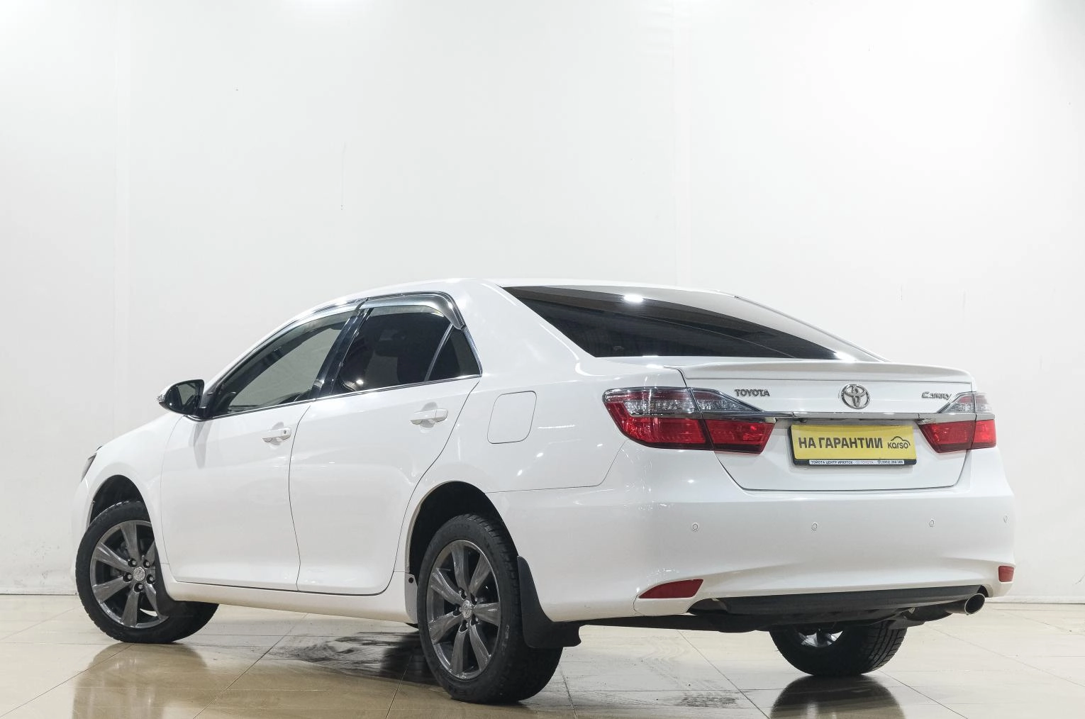 Toyota Camry 4 из 26