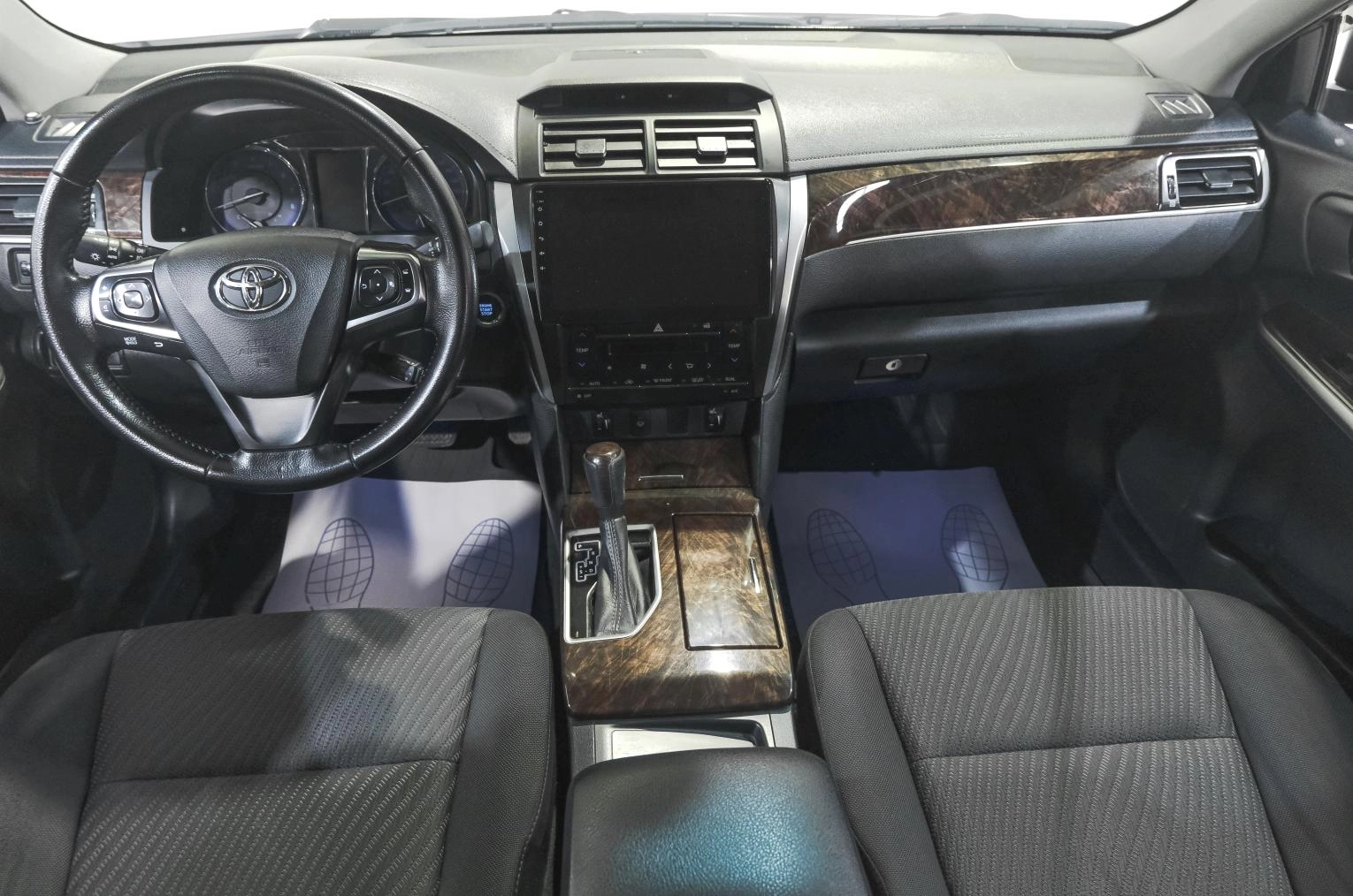 Toyota Camry 11 из 26