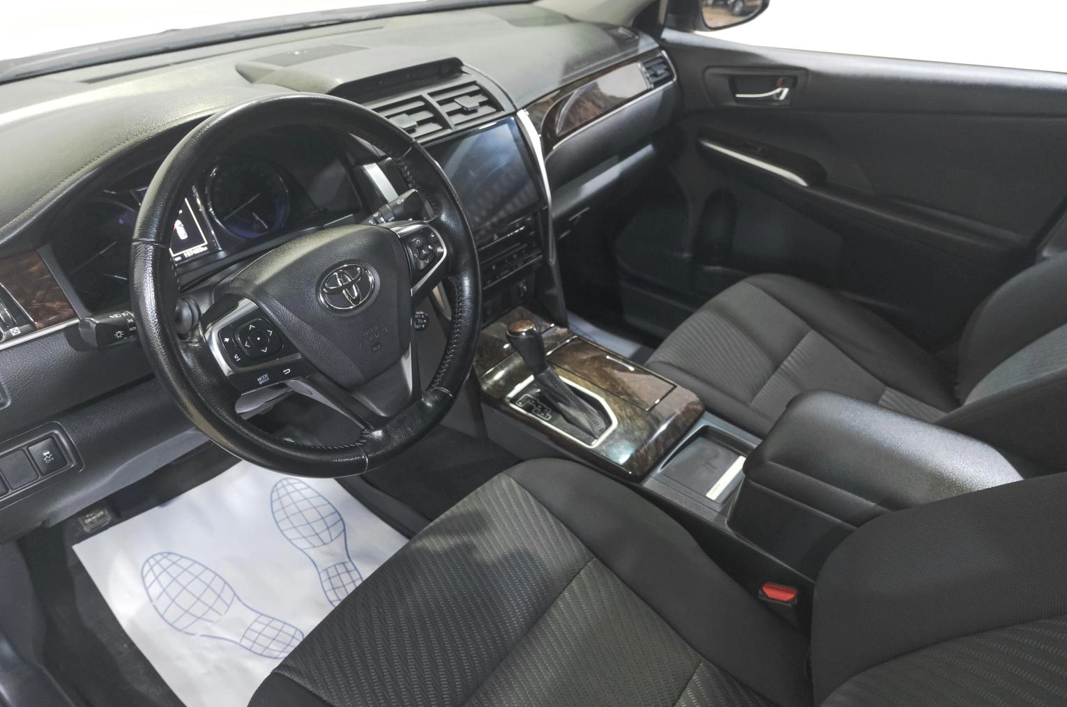 Toyota Camry 8 из 26