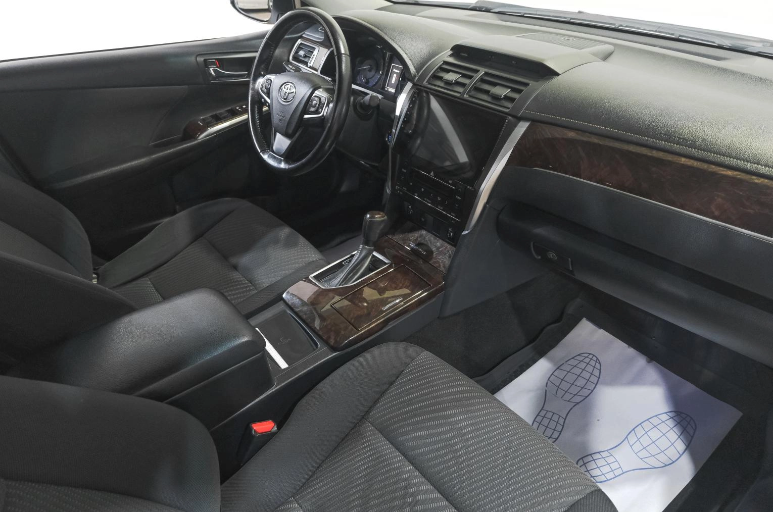 Toyota Camry 7 из 26