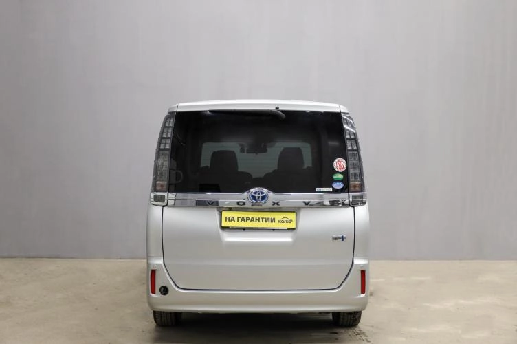 Toyota Voxy 5 из 5
