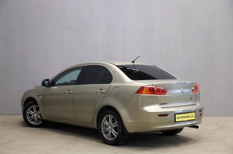 Mitsubishi Lancer 4 из 5