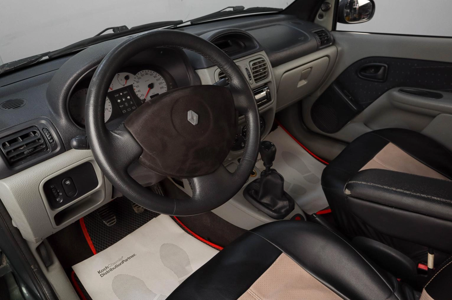 Renault Symbol 8 из 14
