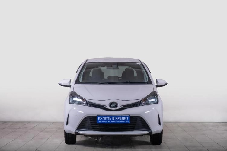 Toyota Vitz 3 из 5