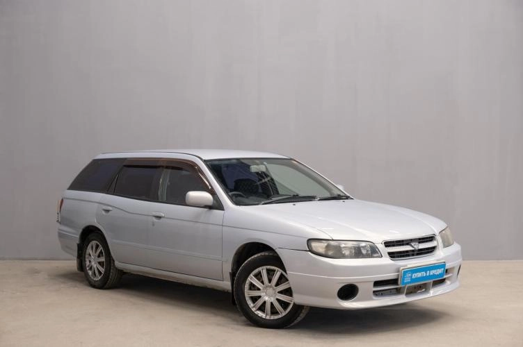 Nissan Avenir 1 из 6