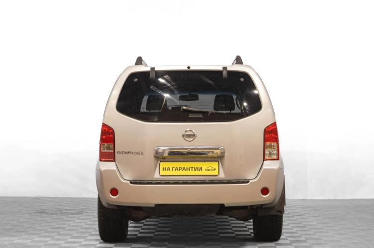 Nissan Pathfinder 5 из 6
