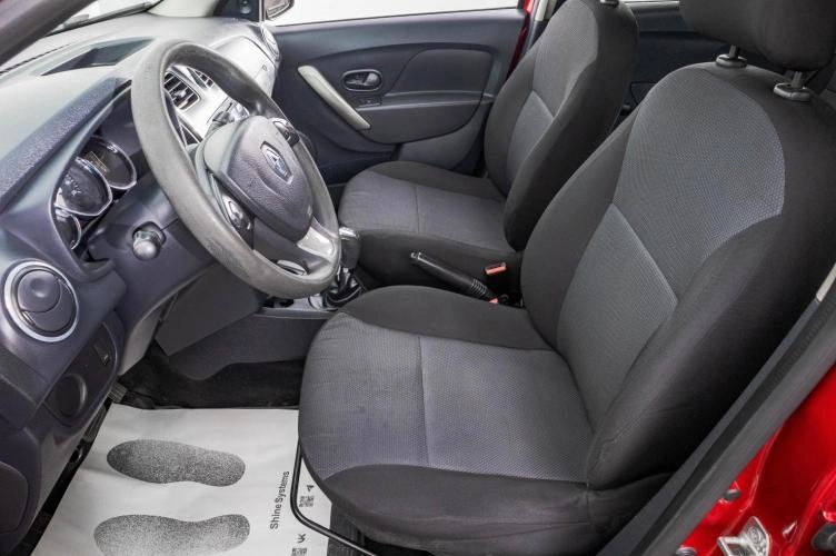 Renault Sandero 10 из 24