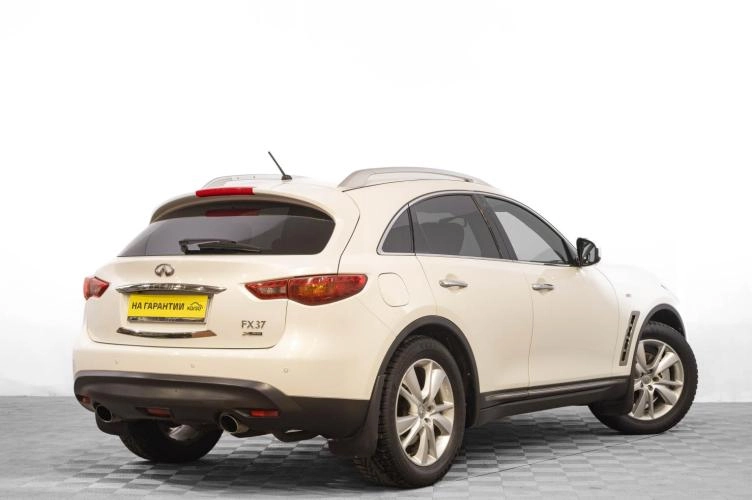Infiniti FX37 4 из 6
