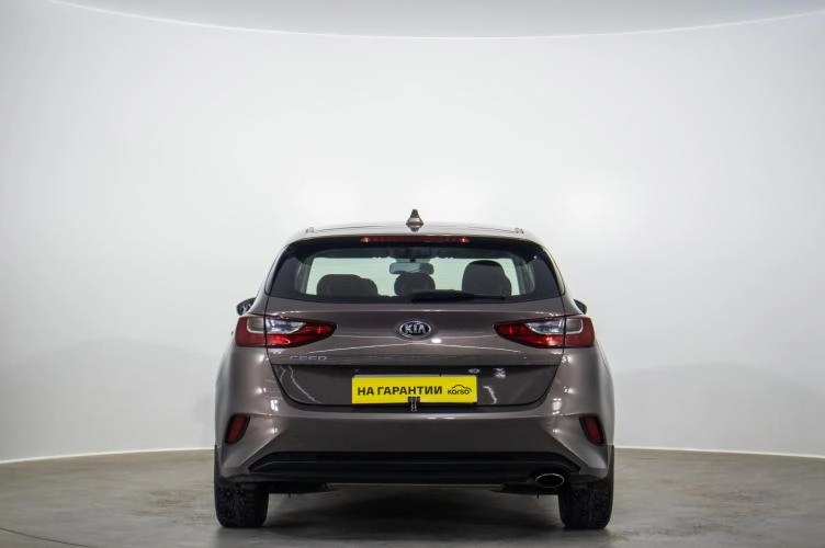 KIA cee'd 5 из 6