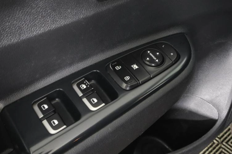 KIA Rio 23 из 23