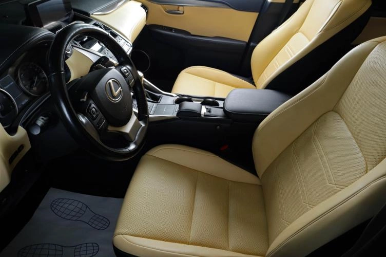 Lexus NX 7 из 22