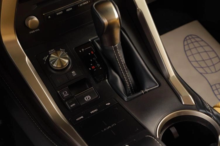 Lexus NX 18 из 22