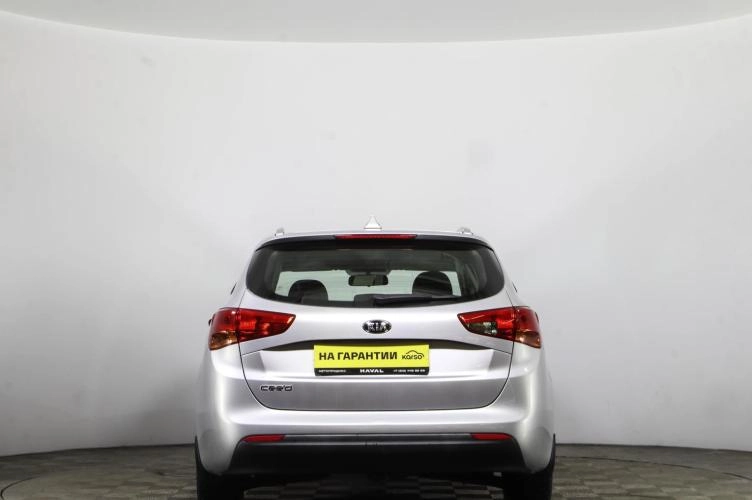 KIA cee'd 5 из 22