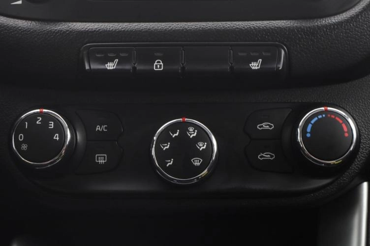 KIA cee'd 19 из 22