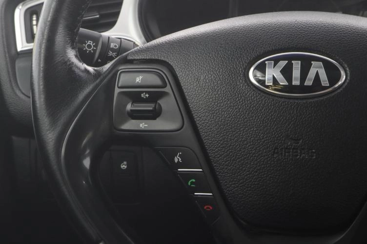 KIA cee'd 16 из 22