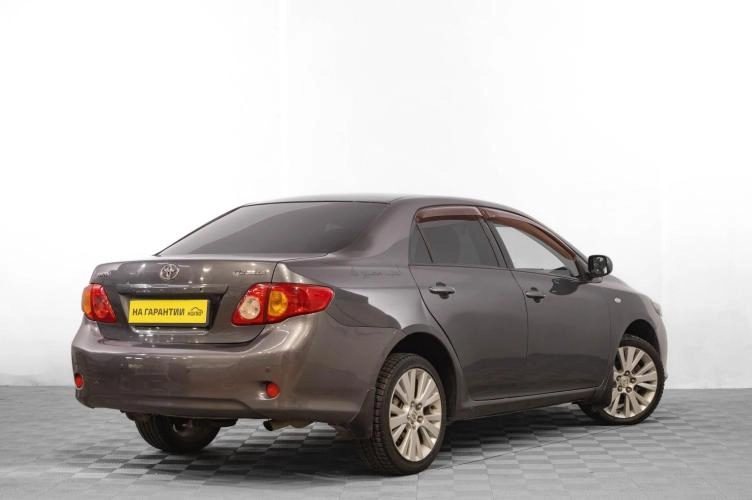 Toyota Corolla 4 из 5