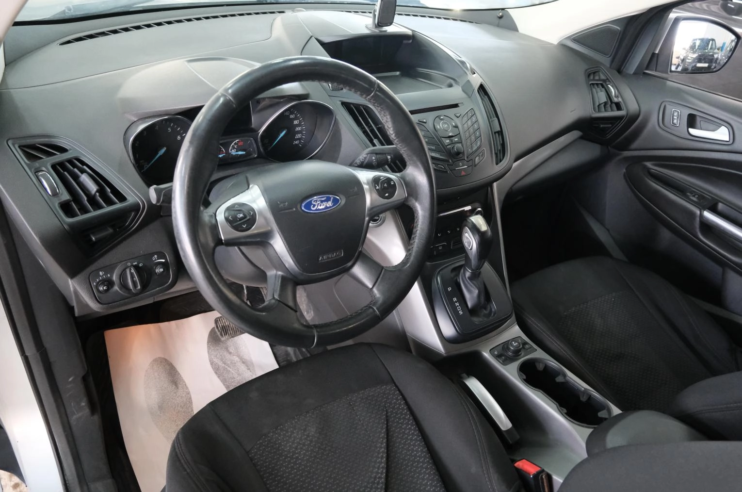 Ford Kuga 11 из 23