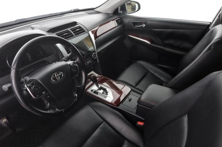 Toyota Camry 8 из 25