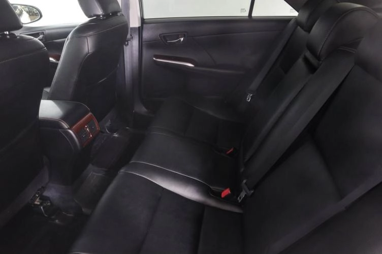 Toyota Camry 9 из 25