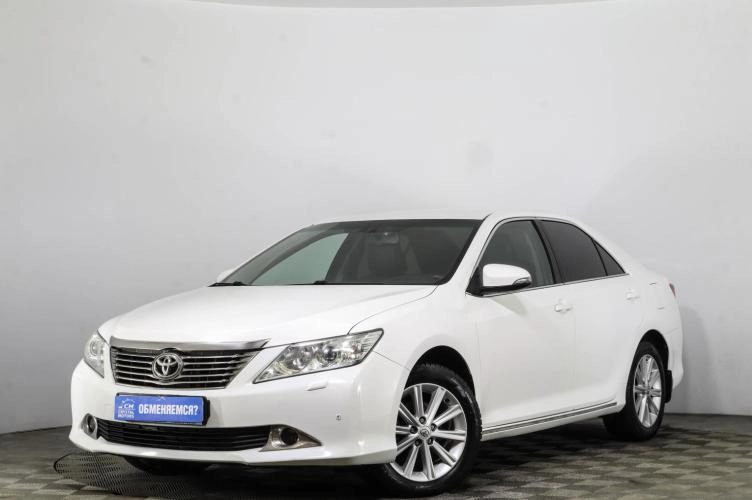 Toyota Camry 3 из 5