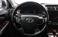 Toyota Camry 15 из 25