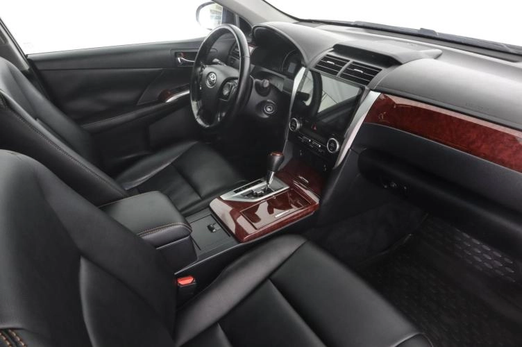 Toyota Camry 11 из 25
