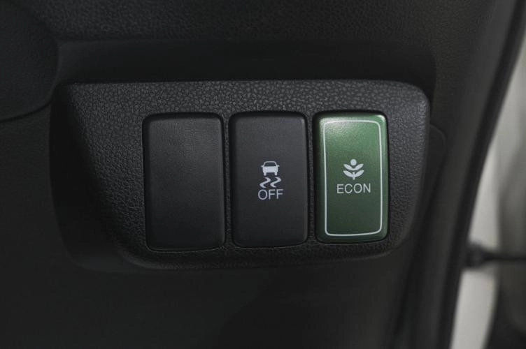 Honda Fit Shuttle 16 из 22