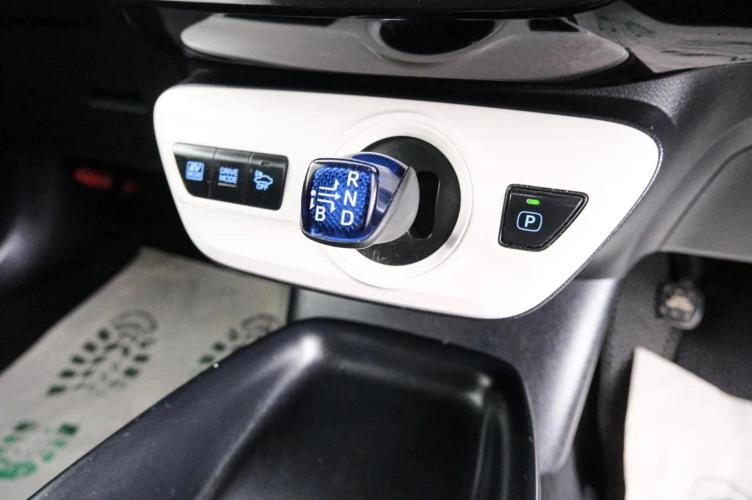 Toyota Prius 15 из 20